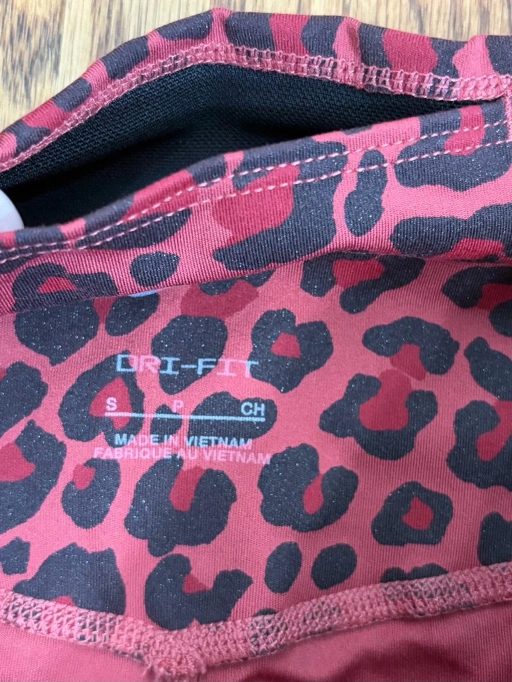 Nike Dri-FIT One Animal Print Midrise Leggings - Picture 4 of 6